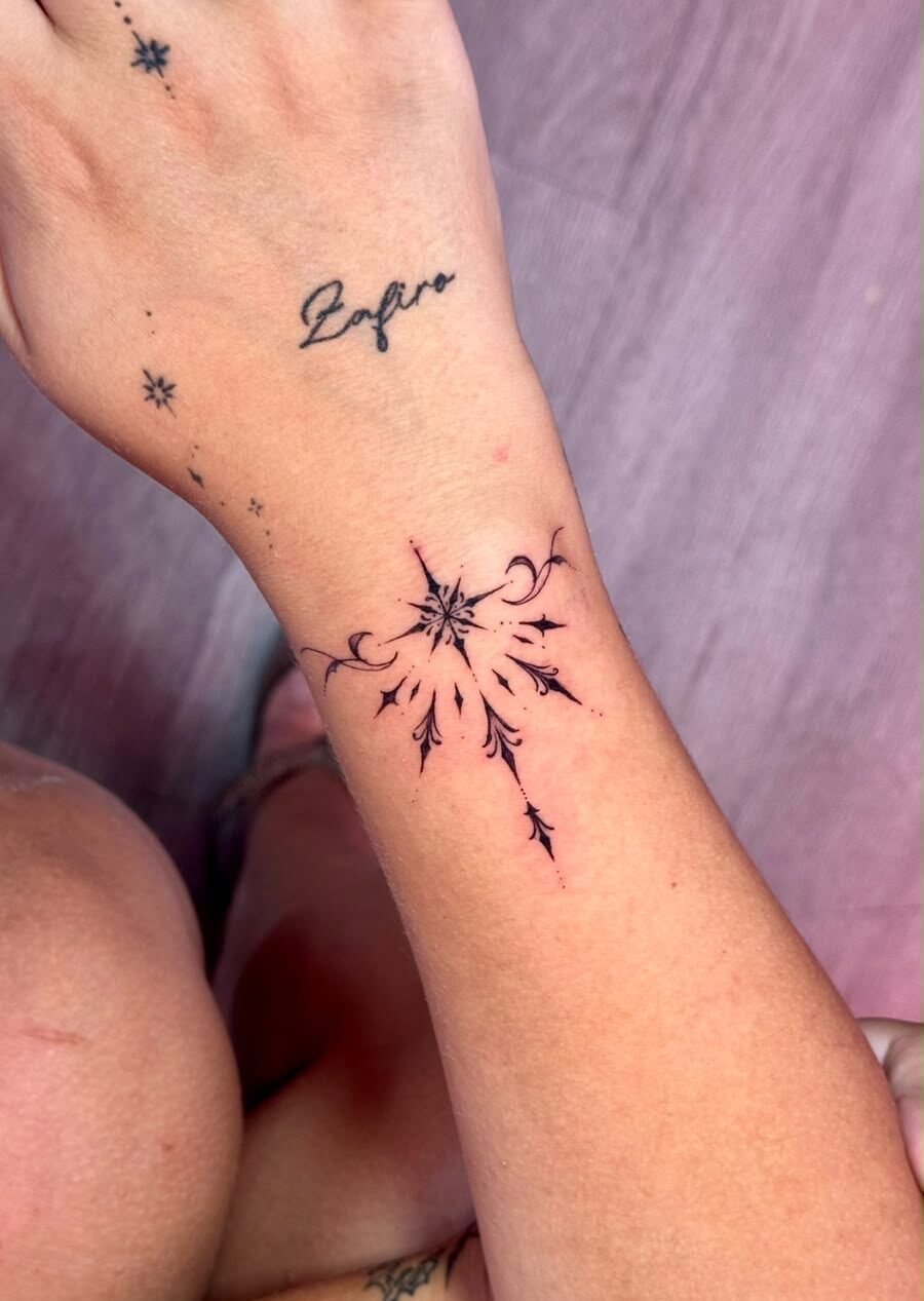 Fine line tattoo design at LaLokura Tattoo Studio